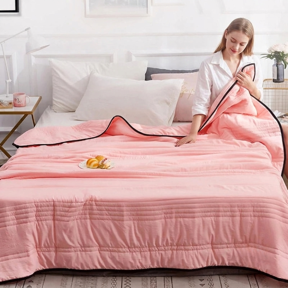Quilt Blanket - Contrast Trim