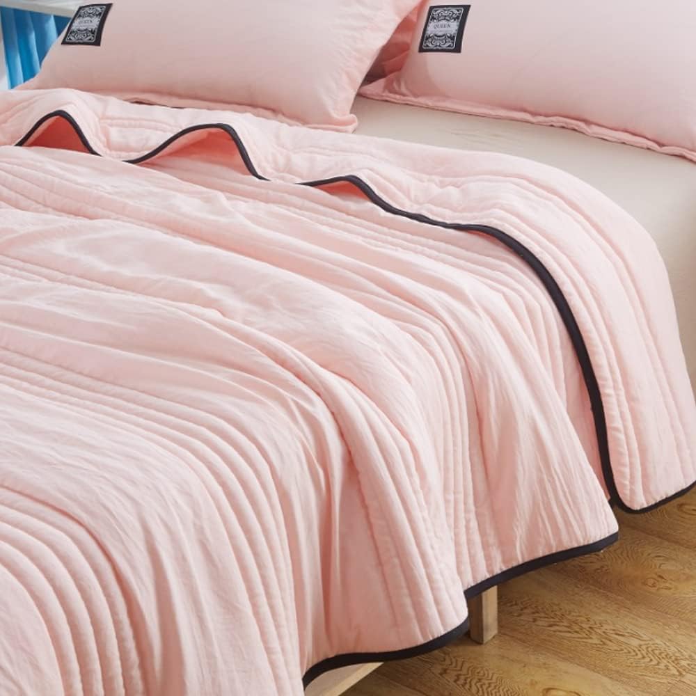 Quilt Blanket - Contrast Trim