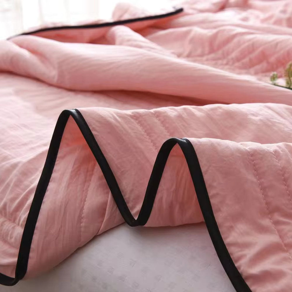 Quilt Blanket - Contrast Trim