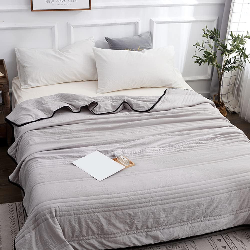 Quilt Blanket - Contrast Trim