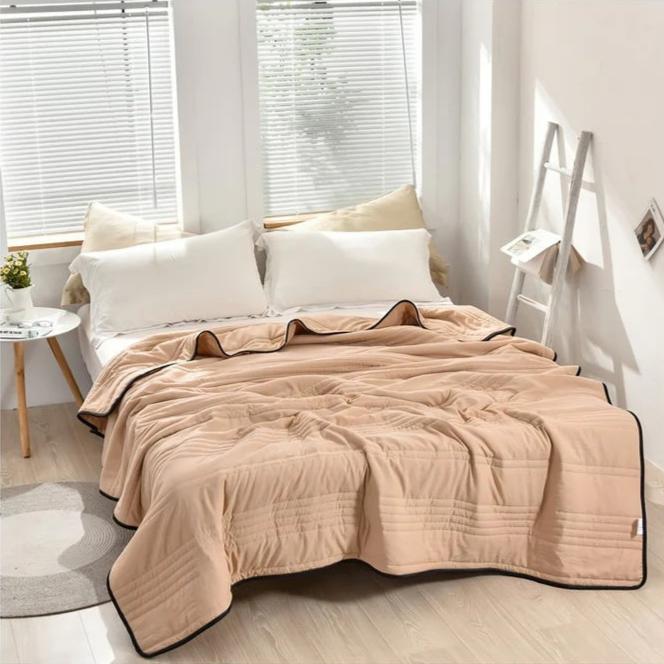 Quilt Blanket - Contrast Trim