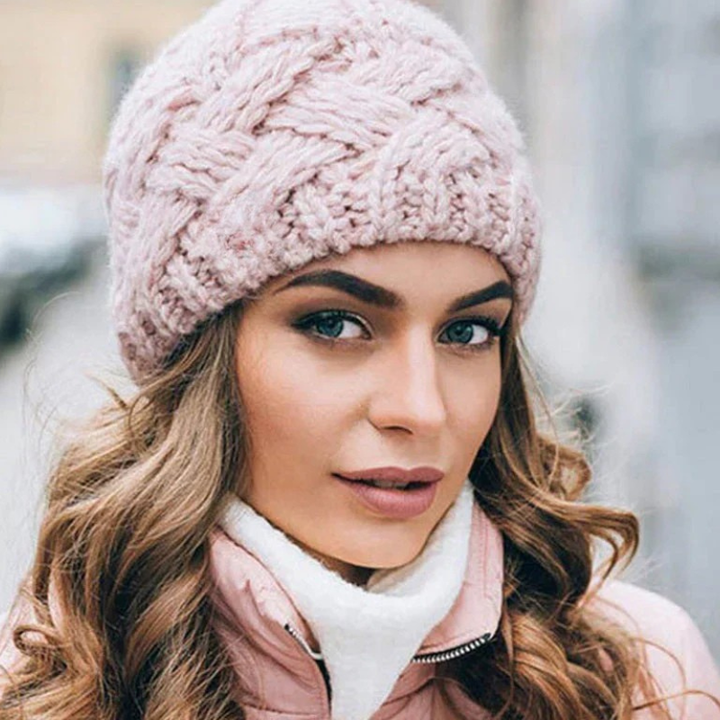 Women's Cable Knit Beanie - Chunky Yarn Hat