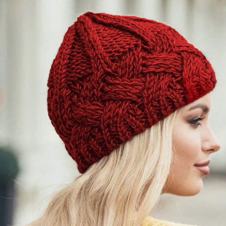 Women's Cable Knit Beanie - Chunky Yarn Hat
