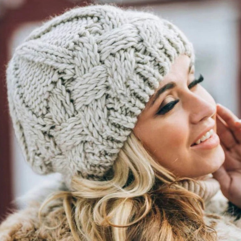 Women's Cable Knit Beanie - Chunky Yarn Hat