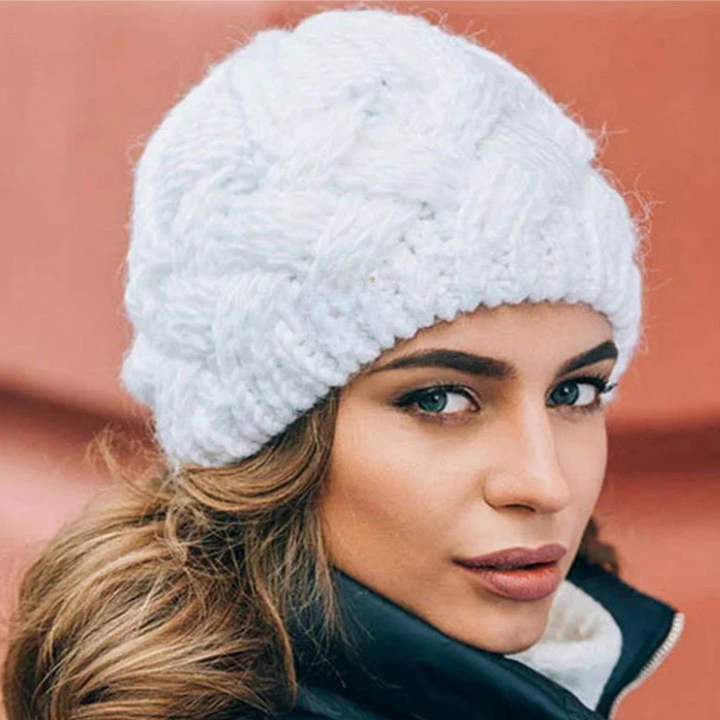 Women's Cable Knit Beanie - Chunky Yarn Hat