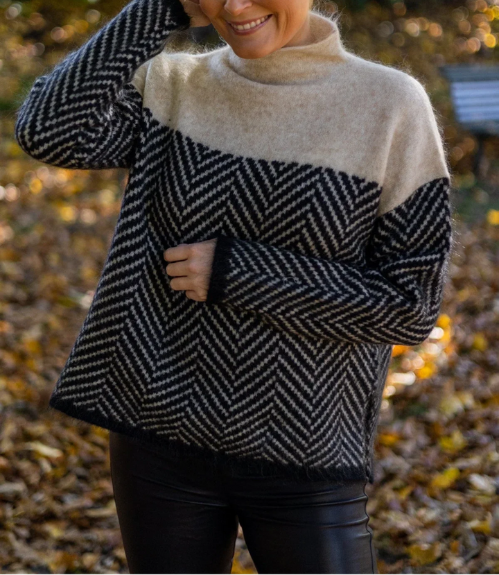 Women's Chevron Knit Turtleneck Sweater - Colour Block Long Sleeve Pullover