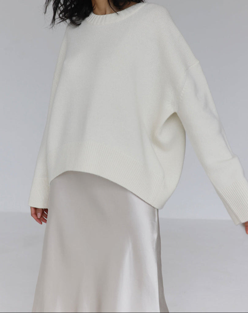 Women's Oversized Crew Neck Knit Sweater - Drop Shoulder Long Sleeve Pullover