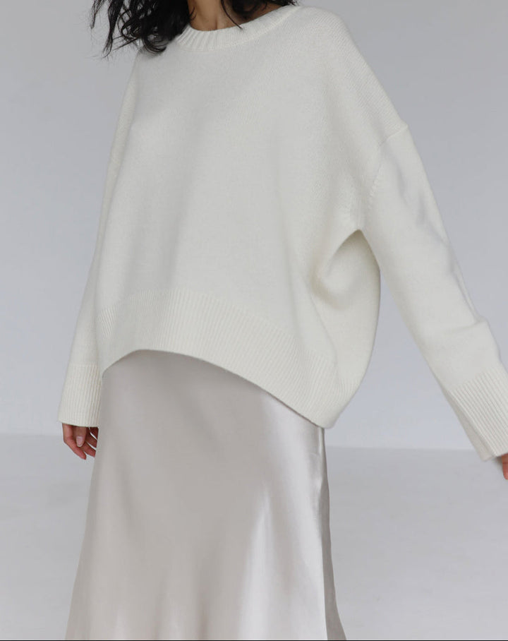 Women's Oversized Crew Neck Knit Sweater - Drop Shoulder Long Sleeve Pullover